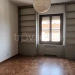 Affitto 5 camera appartamento di 135 m² in Firenze