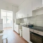 Rent 16 bedroom apartment in Lisbon