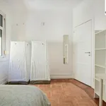 Rent 16 bedroom apartment in Lisbon