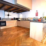 Appartement de 1690 m² avec 4 chambre(s) en location à Lyon