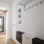 Rent 4 bedroom apartment in Barcelona