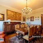 Rent 4 bedroom apartment of 120 m² in Genoa