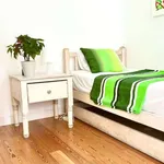 Rent a room of 200 m² in lisbon