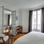 Appartement de 340 m² avec 1 chambre(s) en location à Paris