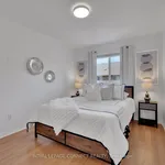 Appartement de 1280 m² avec 3 chambre(s) en location à Toronto (Rouge)