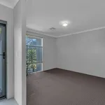 Rent 4 bedroom house in Lakelands