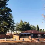 Rent 3 bedroom house of 140 m² in Benoni