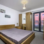 Rent 2 bedroom flat in Swansea