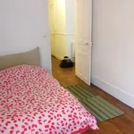 Rent 2 bedroom apartment of 40 m² in Paris