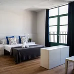 Rent 1 bedroom apartment of 45 m² in Barcelona