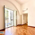 Affitto 5 camera appartamento di 110 m² in Naples