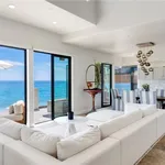 Rent 3 bedroom apartment of 325 m² in malibu