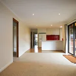 Rent 3 bedroom house of 543 m² in Warrnambool