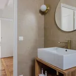 Rent 4 bedroom apartment of 60 m² in Paris