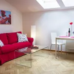 Rent 1 bedroom apartment of 43 m² in Prague