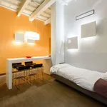 Rent 1 bedroom apartment of 60 m² in florence