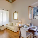 Rent 1 bedroom apartment of 58 m² in Florence