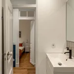 Rent 5 bedroom apartment of 70 m² in Lisboa