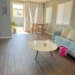 Rent 1 bedroom apartment in East Hollywood