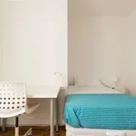 Rent a room of 160 m² in madrid