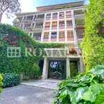 Rent 5 bedroom apartment of 300 m² in Rome