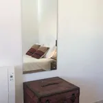 Rent a room of 80 m² in lisbon