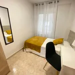 Rent 5 bedroom apartment in Madrid