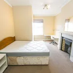 Rent 6 bedroom house in Leeds