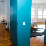 Rent 4 bedroom apartment of 115 m² in Porto