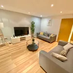 Rent 5 bedroom flat of 9 m² in Manchester