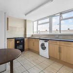 Rent 3 bedroom flat in South East England