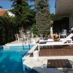 Rent 4 bedroom house of 225 m² in Vari