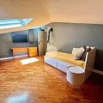 Rent 4 bedroom house of 300 m² in Napoli