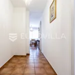 Rent 2 bedroom apartment of 84 m² in Split