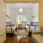 Rent 3 bedroom apartment of 90 m² in lisbon