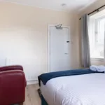 Rent 4 bedroom apartment of 60 m² in Aberdeen