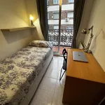 Rent a room of 100 m² in Madrid