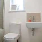 Rent 4 bedroom flat in North West England