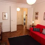 Appartement de 700 m² avec 2 chambre(s) en location à Paris