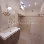 Rent 4 bedroom house of 198 m² in Roma