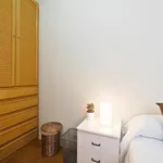 Rent 4 bedroom apartment in Barcelona