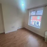 Rent 3 bedroom flat in East Midlands