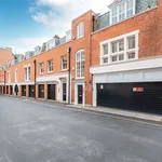 Rent 2 bedroom apartment of 95 m² in London