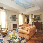 Rent 6 bedroom apartment of 200 m² in Rome