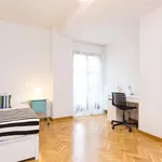 Rent a room of 140 m² in madrid