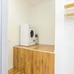 Rent a room of 90 m² in Milan