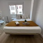 Rent 4 bedroom apartment in Valencia