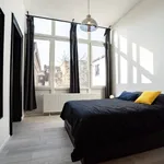 Appartement de 420 m² avec 11 chambre(s) en location à Liège