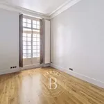 Rent 6 bedroom apartment of 222 m² in Paris