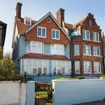 Rent 3 bedroom flat in South East England